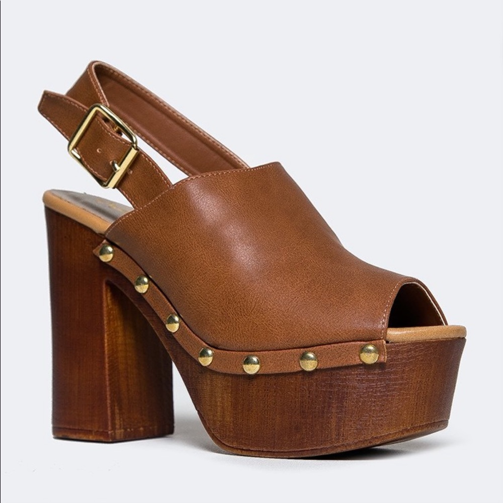 EUC Qupid “Elma” platforms 10 wooden heeled mule